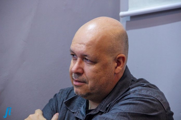 Escritor macaense lança 13º livro em Paraty