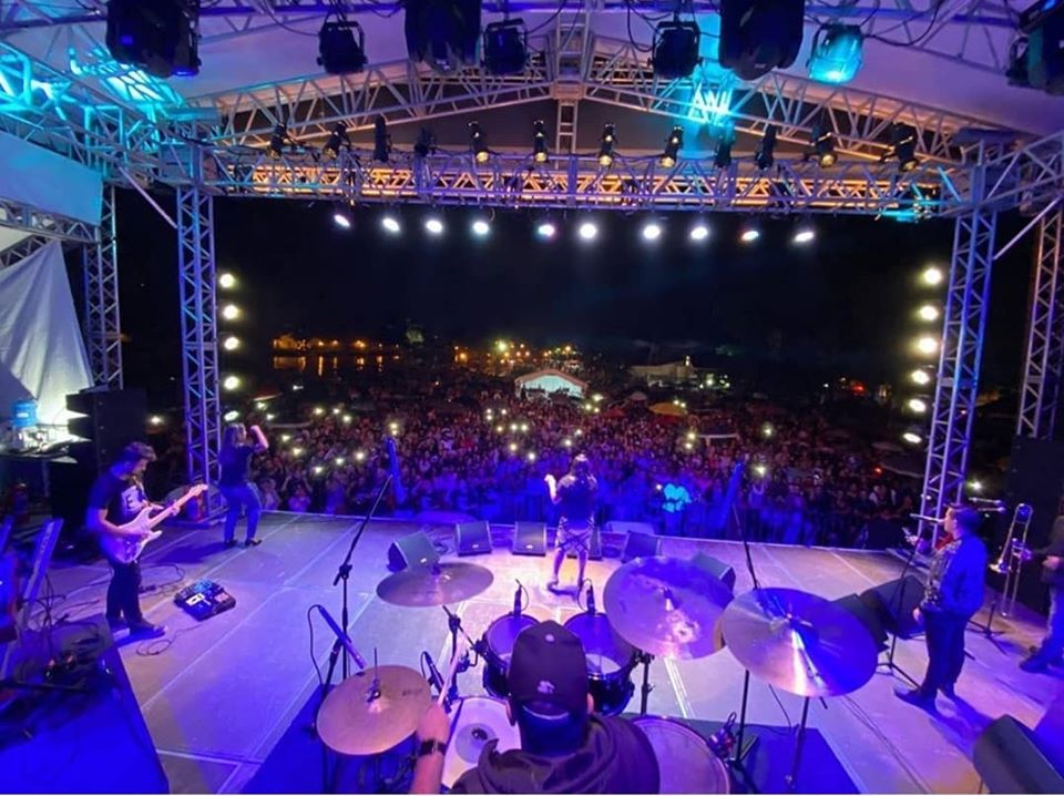 Paraty recebeu show da cantora Cassiane no aniversário da cidade